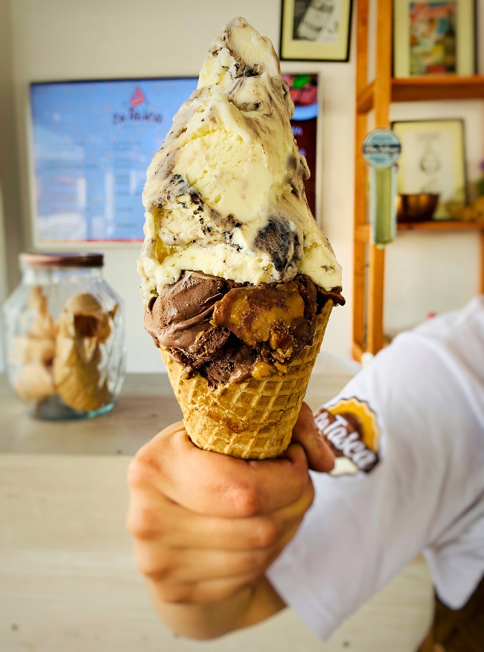 ice cream, chocolate, dessert-4894270.jpg